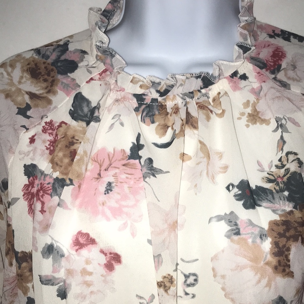 Romper - Picture 2 of 10
